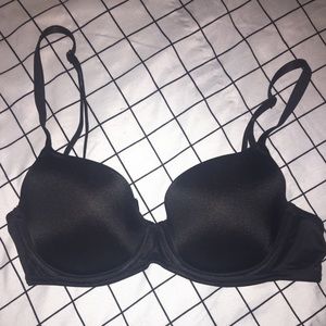 PINK 32B black bra